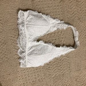 Hollister x Gilly Hicks white lacy bralette